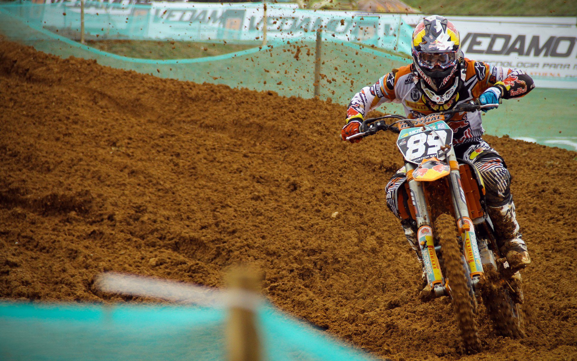 九游app官方下载-极限运动挑战赛现场气氛火爆吸引万人围观，极限运动锦集